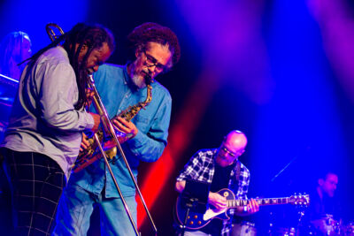 Max Romeo with Xana and Azizzi Romeo + Lutan Fyah, Droop Lion @ De Roma, picture 34, photographed by Luc Klinckaert - FrontView Magazine