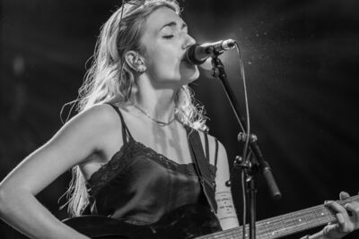 Jen @ Blues Peer, picture 26, photographed by Leen Verlinden - FrontView Magazine