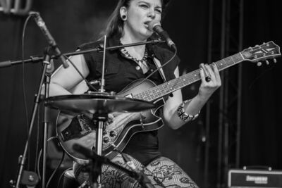 Ghalia Volt @ Blues Peer, picture 5, photographed by Leen Verlinden - FrontView Magazine