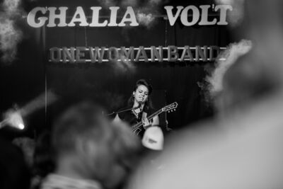 Ghalia Volt @ Blues Peer, picture 7, photographed by Leen Verlinden - FrontView Magazine