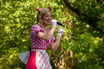 Persvoorstelling familiemusical 'de 3 biggetjes' met K3 @ Openluchtschool Sint-Ludgardis Brasschaat, picture 16, photographed by Peter Minnebo - FrontView Magazine