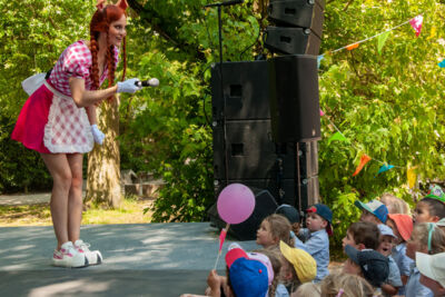 Persvoorstelling familiemusical 'de 3 biggetjes' met K3 @ Openluchtschool Sint-Ludgardis Brasschaat, picture 25, photographed by Peter Minnebo - FrontView Magazine