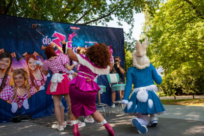 Persvoorstelling familiemusical 'de 3 biggetjes' met K3 @ Openluchtschool Sint-Ludgardis Brasschaat, picture 28, photographed by Peter Minnebo - FrontView Magazine