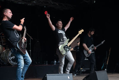 Epitome @ Retie Rockt, picture 6, photographed by Gert Daemen - FrontView Magazine