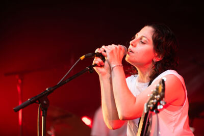 Ila @ Retie Rockt, picture 5, photographed by Gert Daemen - FrontView Magazine