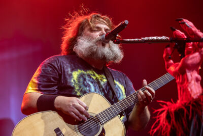 Tenacious D @ Vorst Nationaal, picture 3, photographed by David Johnson - FrontView Magazine