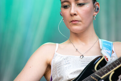 High Hi @ Genk on stage, picture 3, photographed by Leen Verlinden - FrontView Magazine