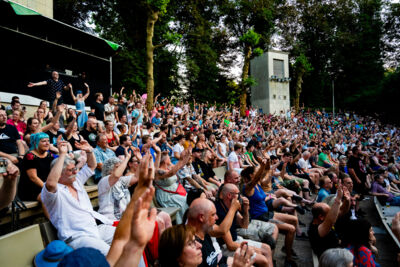 Flogging Molly @ OLT Rivierenhof, picture 31, photographed by Luc Klinckaert - FrontView Magazine
