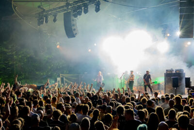 Flogging Molly @ OLT Rivierenhof, picture 37, photographed by Luc Klinckaert - FrontView Magazine