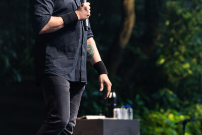 Alex Agnew @ OLT Rivierenhof, picture 3, photographed by Marc Verdonck - FrontView Magazine
