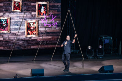 Alex Agnew @ OLT Rivierenhof, picture 8, photographed by Marc Verdonck - FrontView Magazine