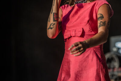 Sophie Straat @ Beleuvenissen, picture 13, photographed by Jürgen Bruynooghe - FrontView Magazine