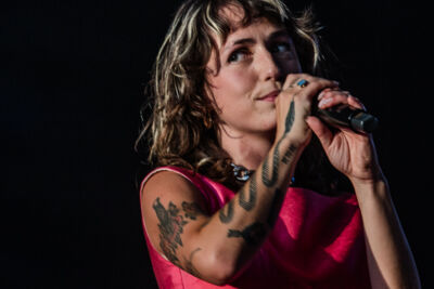 Sophie Straat @ Beleuvenissen, picture 29, photographed by Jürgen Bruynooghe - FrontView Magazine