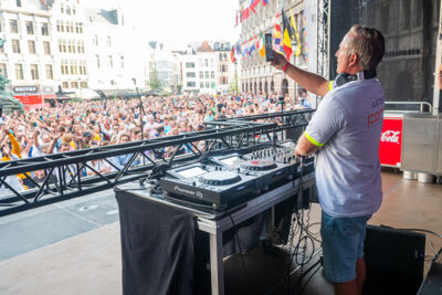 DJ F.r.a.n.k. @ Vlaanderen Zingt Antwerpen, foto 8, foto's door Dimitri Vanlommel - FrontView Magazine