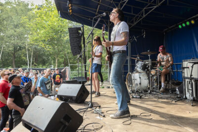 Les Lullies @ Sjock Festival, picture 2, photographed by David Johnson - FrontView Magazine