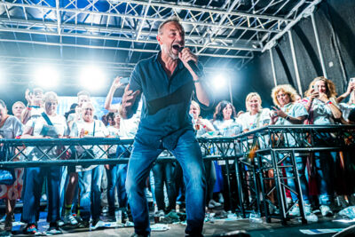 Tom Waes @ Vlaanderen Zingt Antwerpen, foto 2, foto's door Dorien Goetschalckx - FrontView Magazine