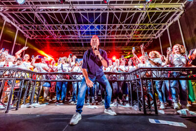 Tom Waes @ Vlaanderen Zingt Antwerpen, foto 6, foto's door Dorien Goetschalckx - FrontView Magazine