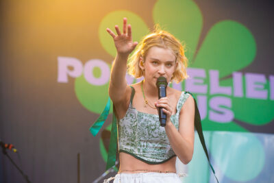 Pommelien Thijs @ Herentals Feest, picture 7, photographed by Gert Daemen - FrontView Magazine