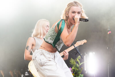 Pommelien Thijs @ Herentals Feest, picture 8, photographed by Gert Daemen - FrontView Magazine