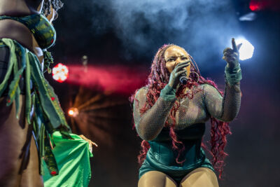 YEMI ALADE @ Sfinks Mixed 2023, picture 10, photographed by Marc Verdonck - FrontView Magazine