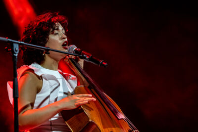 Ana Carla Maza @ Sfinks Mixed 2023, picture 2, photographed by Marc Verdonck - FrontView Magazine