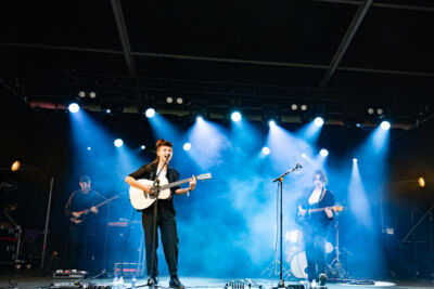Kids With Buns @ M-Idzomer Leuven, picture 1, photographed by Luc Klinckaert - FrontView Magazine