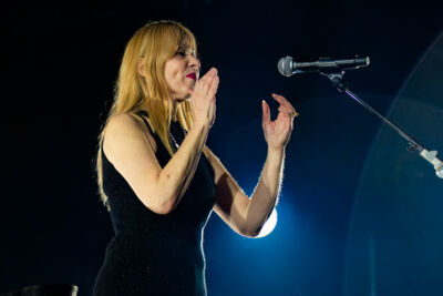 Suzanne Vega @ M-Idzomer Leuven, foto 16, foto's door Luc Klinckaert - FrontView Magazine