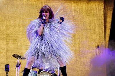 Merol @ Lokerse Feesten, picture 15, photographed by Peter Smet - FrontView Magazine