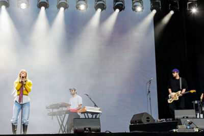 S 10 @ Lokerse Feesten, picture 4, photographed by Peter Smet - FrontView Magazine