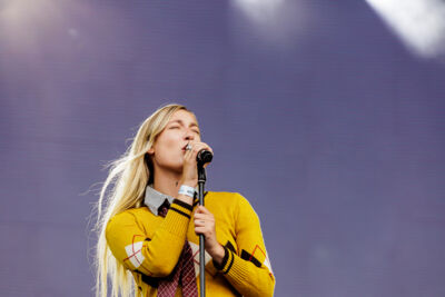 S 10 @ Lokerse Feesten, picture 7, photographed by Peter Smet - FrontView Magazine