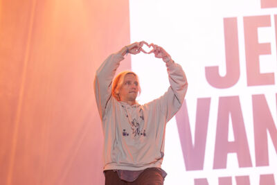 De Jeugd Van Tegenwoordig @ Lokerse Feesten 2023, picture 32, photographed by Edwin Houdevelt - FrontView Magazine