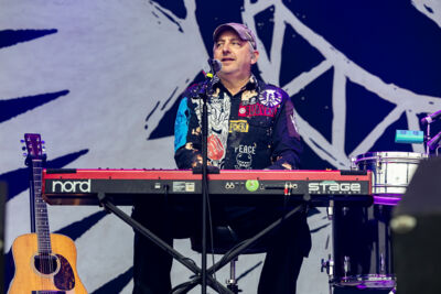 Levellers @ Nostalgie Beach Festival 2023 Dag 2, picture 24, photographed by Marc Verdonck - FrontView Magazine