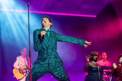 Mika @ Nostalgie Beach Festival 2023 Dag 2, foto 15, foto's door Marc Verdonck - FrontView Magazine
