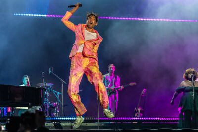 Mika @ Nostalgie Beach Festival 2023 Dag 2, foto 30, foto's door Marc Verdonck - FrontView Magazine