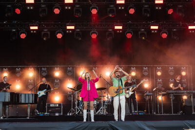 Suzan & Freek @ Nostalgie Beach Festival 2023 Dag 1, picture 8, photographed by Marc Verdonck - FrontView Magazine