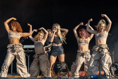 Zara Larsson @ Nostalgie Beach Festival 2023 Dag 1, picture 6, photographed by Marc Verdonck - FrontView Magazine