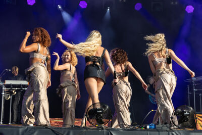 Zara Larsson @ Nostalgie Beach Festival 2023 Dag 1, picture 13, photographed by Marc Verdonck - FrontView Magazine