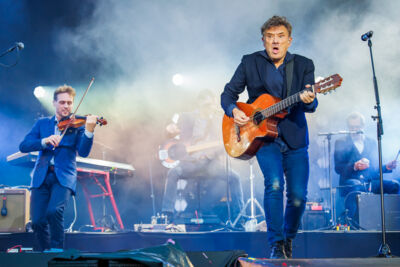 Bart Peeters & De Ideale Mannen @ Suikerrock 2023, picture 9, photographed by Paul Jongeneelen - FrontView Magazine