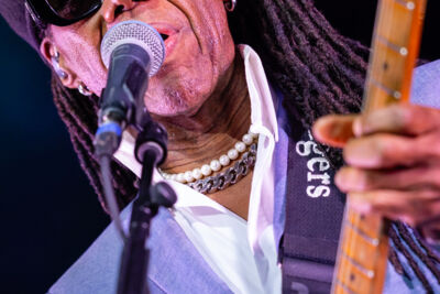Nile Rodgers & CHIC @ OLT Rivierenhof, picture 5, photographed by Bruno Holvoet - FrontView Magazine