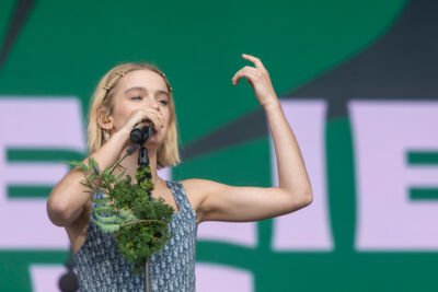 Pommelien Thijs @ Lokerse Feesten 2023, picture 2, photographed by Edwin Houdevelt - FrontView Magazine