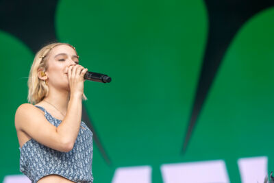 Pommelien Thijs @ Lokerse Feesten 2023, picture 11, photographed by Edwin Houdevelt - FrontView Magazine
