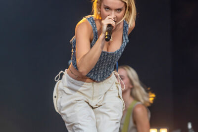 Pommelien Thijs @ Lokerse Feesten 2023, picture 24, photographed by Edwin Houdevelt - FrontView Magazine