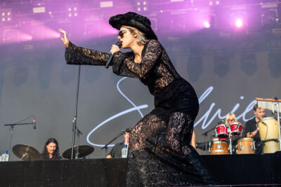 Sylvie Kreusch @ Lokerse Feesten 2023, picture 7, photographed by Marc Verdonck - FrontView Magazine