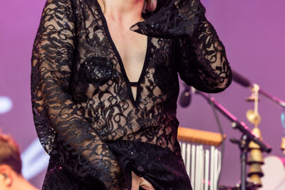 Sylvie Kreusch @ Lokerse Feesten 2023, picture 14, photographed by Marc Verdonck - FrontView Magazine