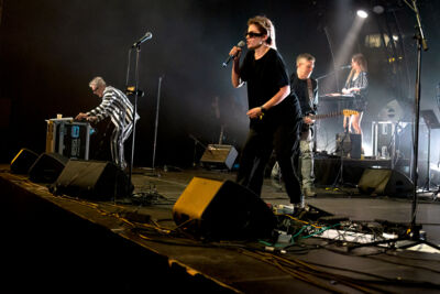 Arbeid Adelt ! & Guests: Der Klinke & Parkaparaplu @ Paulusfeesten Oostende, picture 13, photographed by Luc Klinckaert - FrontView Magazine