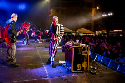 Arbeid Adelt ! & Guests: Der Klinke & Parkaparaplu @ Paulusfeesten Oostende, picture 27, photographed by Luc Klinckaert - FrontView Magazine