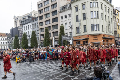 De Reuzen van Royal de Luxe @ Antwerpen, picture 3, photographed by Marc Verdonck - FrontView Magazine