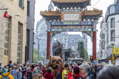 De Reuzen van Royal de Luxe @ Antwerpen, picture 12, photographed by Marc Verdonck - FrontView Magazine