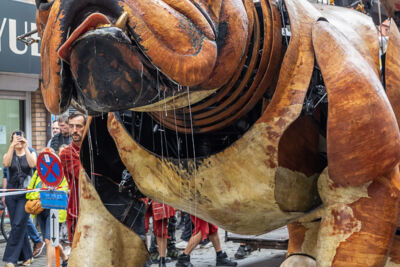 De Reuzen van Royal de Luxe @ Antwerpen, picture 18, photographed by Marc Verdonck - FrontView Magazine