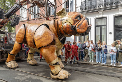De Reuzen van Royal de Luxe @ Antwerpen, picture 20, photographed by Marc Verdonck - FrontView Magazine